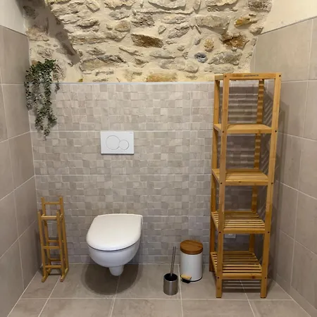 Du Paulou Apartment