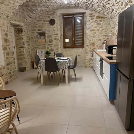 Du Paulou Apartment Vallon-Pont-d'Arc